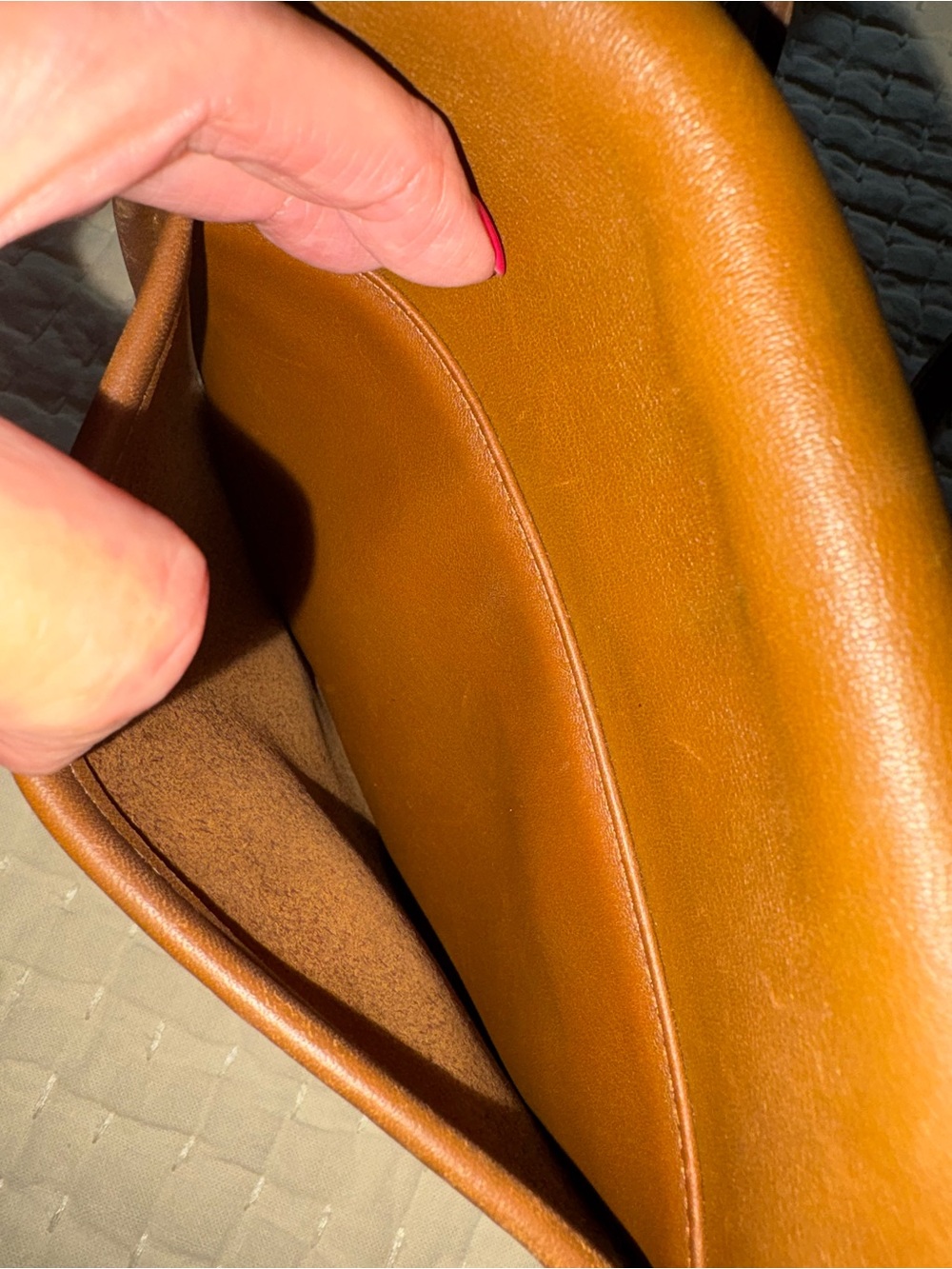 Vintage Coach Brown Leather Crossbody Bag with Turn-Lock Closure - Picture 5 of 15